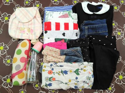 子供用の服や靴などをお送り頂きました♪